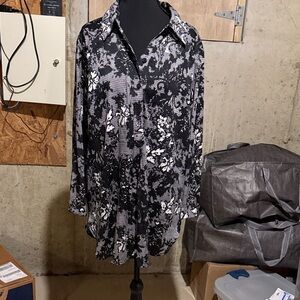 Joan Rivers Monochrome Floral Blouse